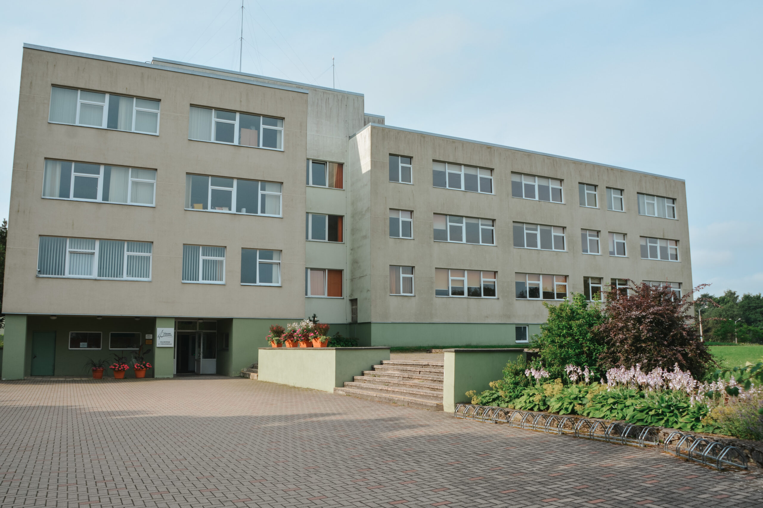 Valmieras 2. vidusskolas ēka Raiņa ielā 12